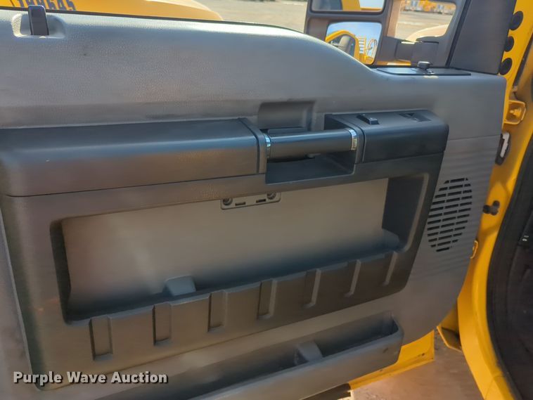 image for item ER4511 2015 Ford F350 Super Duty utility bed pickup truck