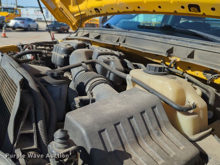 image for item ER4511 2015 Ford F350 Super Duty utility bed pickup truck