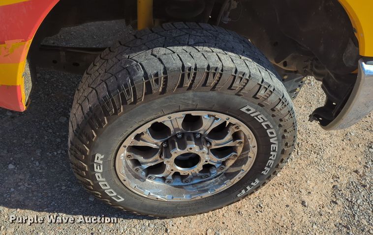 image for item ER4511 2015 Ford F350 Super Duty utility bed pickup truck