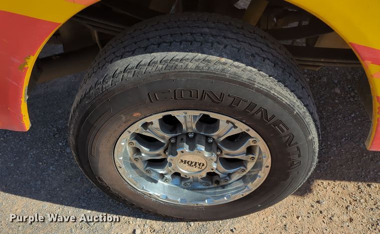 image for item ER4511 2015 Ford F350 Super Duty utility bed pickup truck