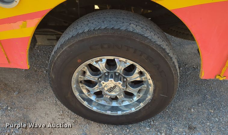 image for item ER4511 2015 Ford F350 Super Duty utility bed pickup truck