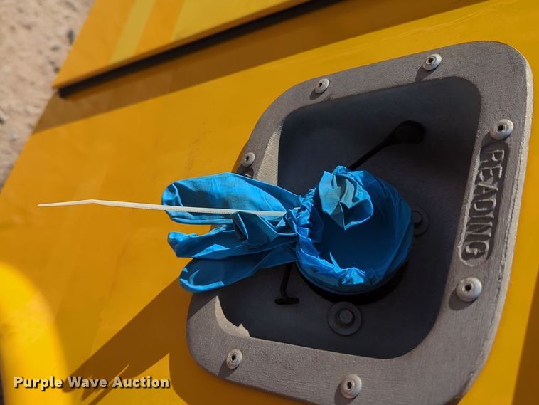 image for item ER4513 2017 Ford F350 Super Duty utility bed pickup truck