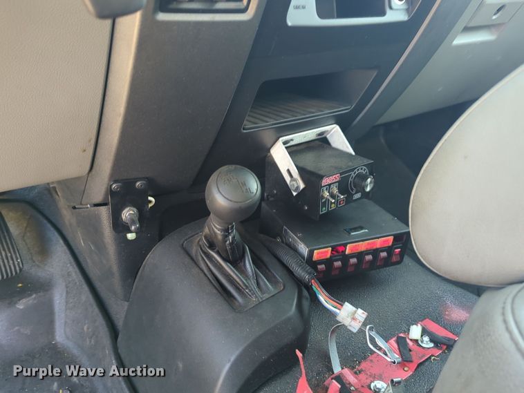 image for item ER4513 2017 Ford F350 Super Duty utility bed pickup truck