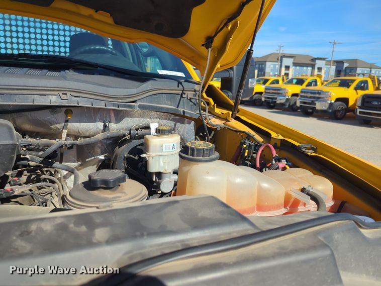 image for item ER4513 2017 Ford F350 Super Duty utility bed pickup truck