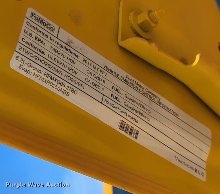 image for item ER4513 2017 Ford F350 Super Duty utility bed pickup truck