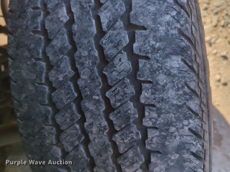 image for item ER4513 2017 Ford F350 Super Duty utility bed pickup truck