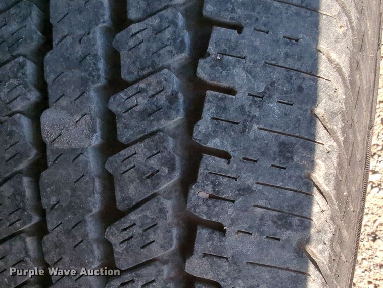 image for item ER4513 2017 Ford F350 Super Duty utility bed pickup truck