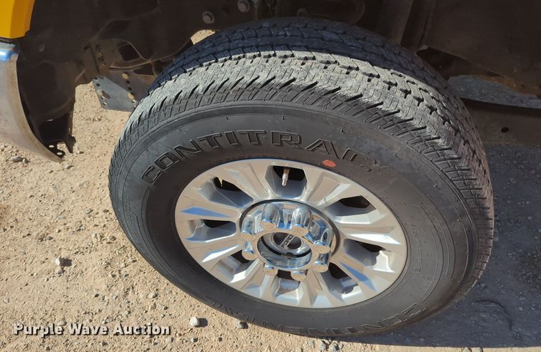 image for item ER4513 2017 Ford F350 Super Duty utility bed pickup truck