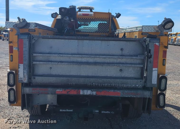 image for item ER4514 2019 Ford F350 Super Duty utility bed pickup truck