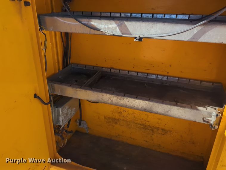 image for item ER4514 2019 Ford F350 Super Duty utility bed pickup truck