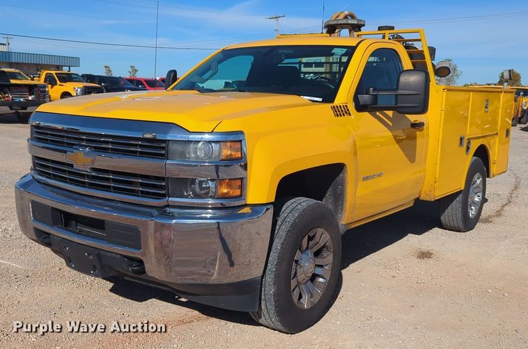image for item ER4515 2016 Chevrolet Silverado 3500HD utility bed pickup truck