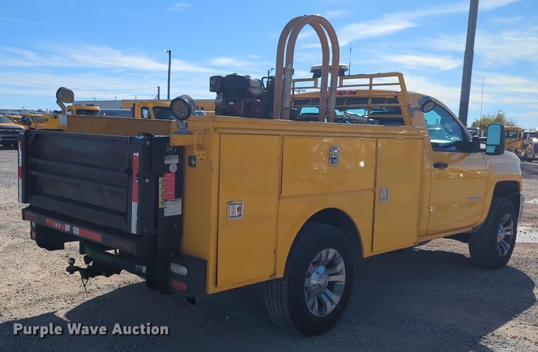 image for item ER4515 2016 Chevrolet Silverado 3500HD utility bed pickup truck