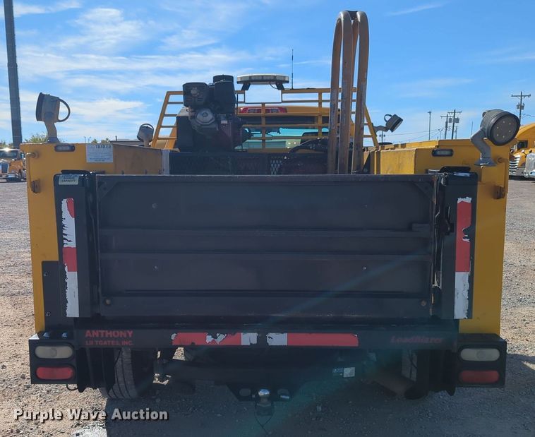 image for item ER4515 2016 Chevrolet Silverado 3500HD utility bed pickup truck