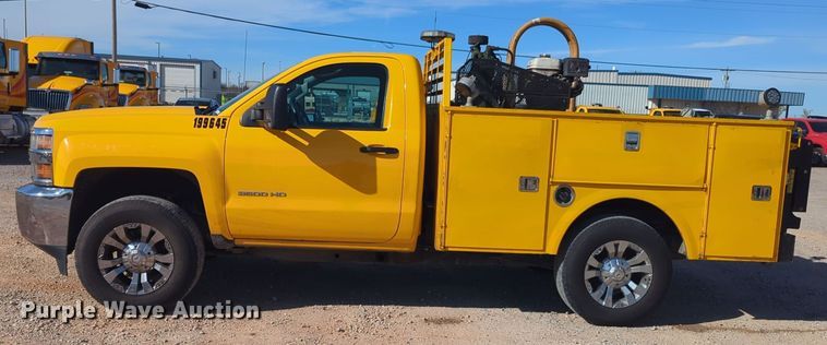 image for item ER4515 2016 Chevrolet Silverado 3500HD utility bed pickup truck