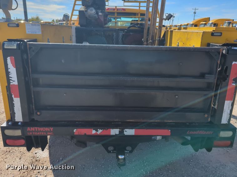 image for item ER4515 2016 Chevrolet Silverado 3500HD utility bed pickup truck