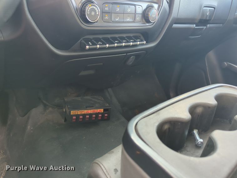 image for item ER4515 2016 Chevrolet Silverado 3500HD utility bed pickup truck