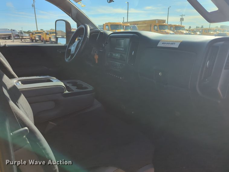 image for item ER4515 2016 Chevrolet Silverado 3500HD utility bed pickup truck