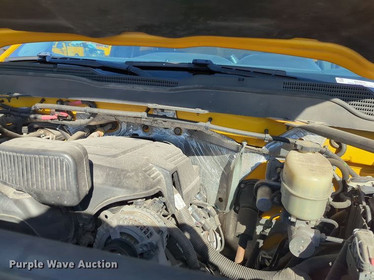 image for item ER4515 2016 Chevrolet Silverado 3500HD utility bed pickup truck