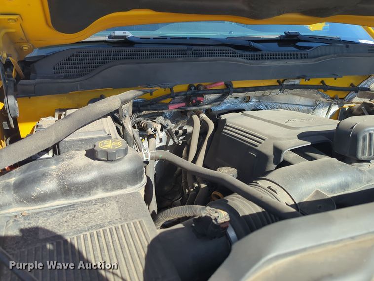 image for item ER4515 2016 Chevrolet Silverado 3500HD utility bed pickup truck