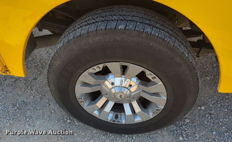 image for item ER4515 2016 Chevrolet Silverado 3500HD utility bed pickup truck