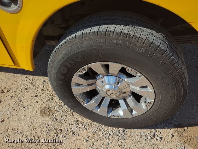 image for item ER4515 2016 Chevrolet Silverado 3500HD utility bed pickup truck