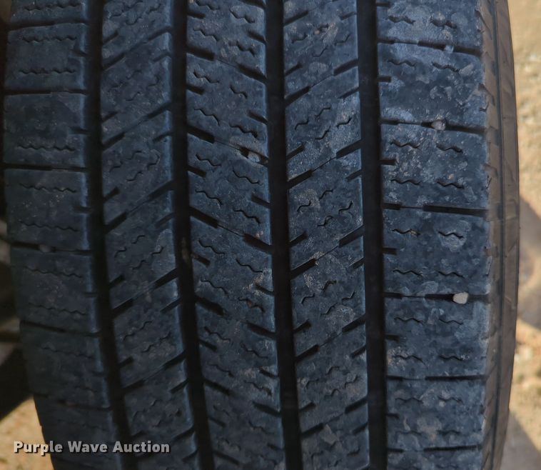 image for item ER4515 2016 Chevrolet Silverado 3500HD utility bed pickup truck