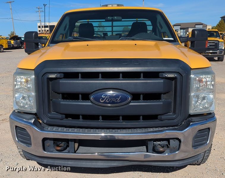 image for item ER4516 2015 Ford F350 Super Duty utility bed pickup truck