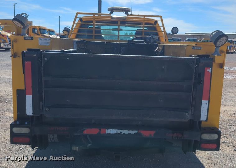 image for item ER4516 2015 Ford F350 Super Duty utility bed pickup truck