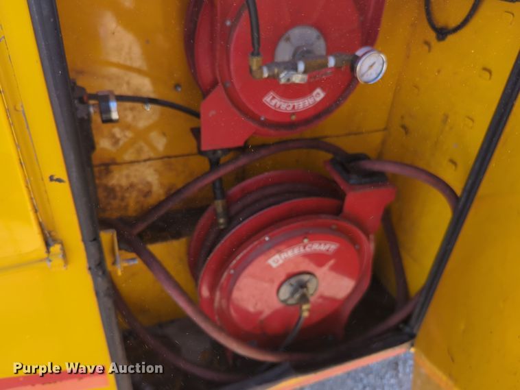 image for item ER4516 2015 Ford F350 Super Duty utility bed pickup truck