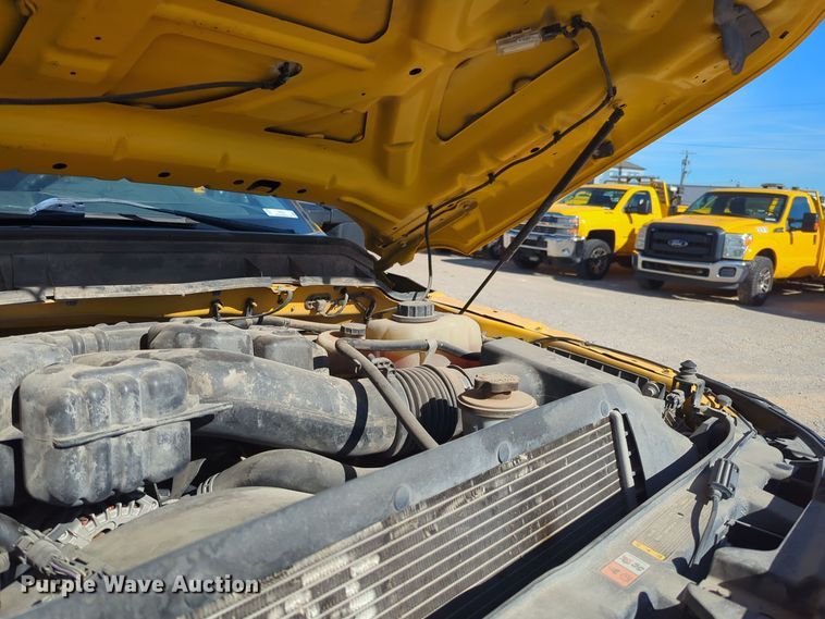 image for item ER4516 2015 Ford F350 Super Duty utility bed pickup truck