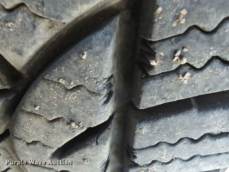 image for item ER4516 2015 Ford F350 Super Duty utility bed pickup truck