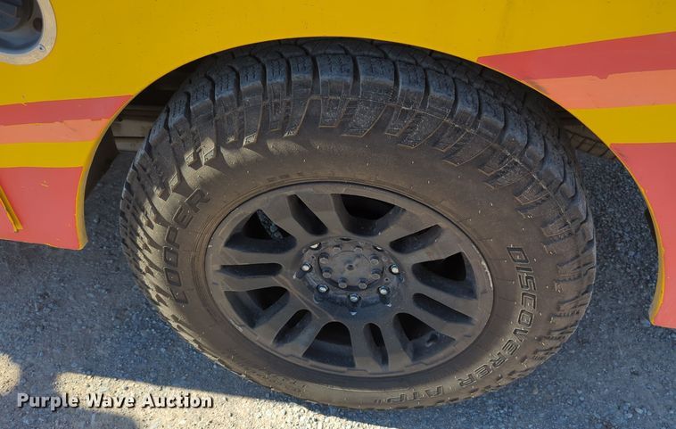 image for item ER4516 2015 Ford F350 Super Duty utility bed pickup truck