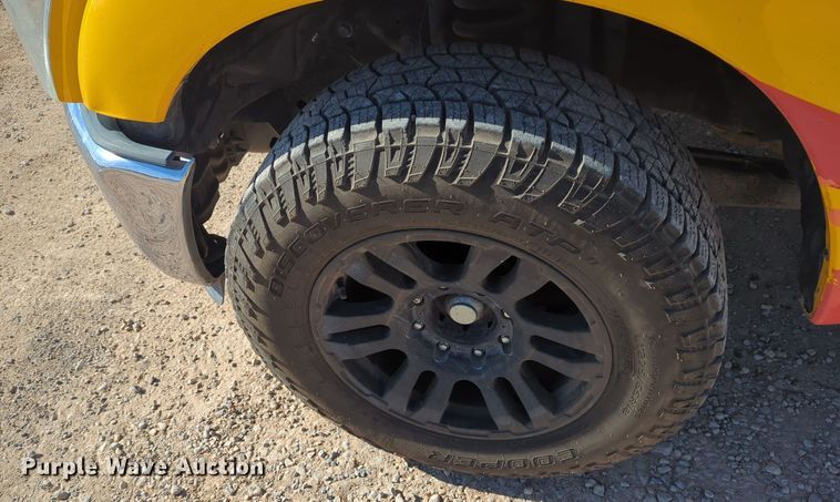 image for item ER4516 2015 Ford F350 Super Duty utility bed pickup truck