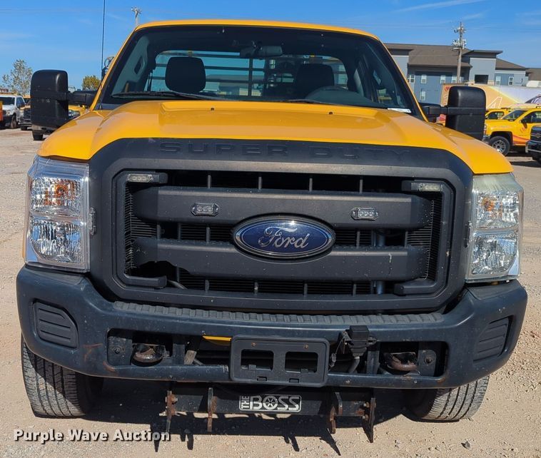 image for item ER4517 2015 Ford F350 Super Duty utility bed pickup truck