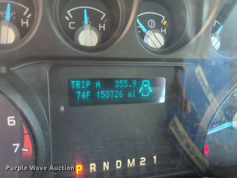 image for item ER4517 2015 Ford F350 Super Duty utility bed pickup truck