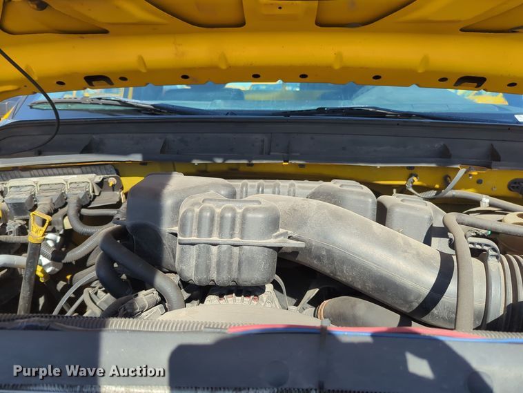 image for item ER4517 2015 Ford F350 Super Duty utility bed pickup truck