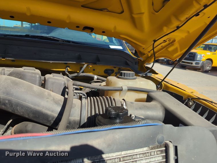 image for item ER4517 2015 Ford F350 Super Duty utility bed pickup truck