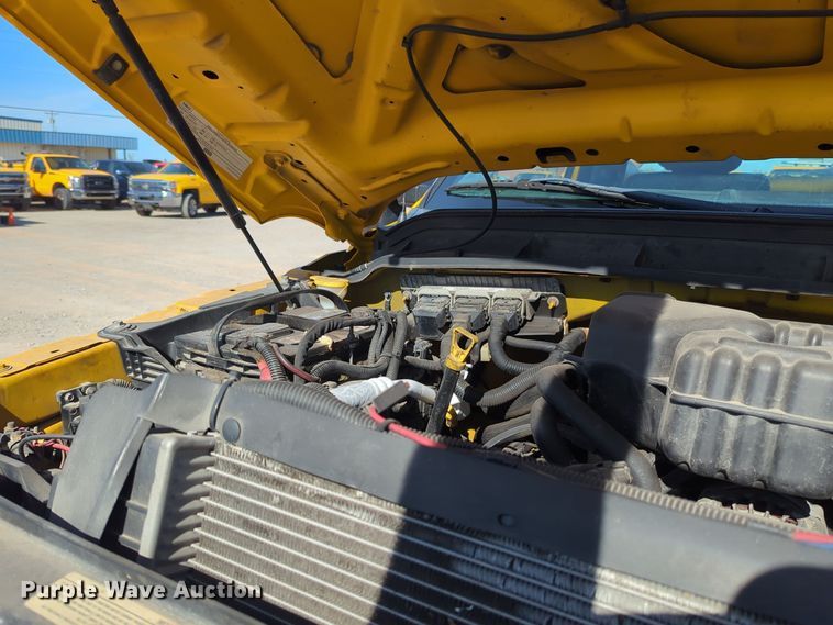 image for item ER4517 2015 Ford F350 Super Duty utility bed pickup truck