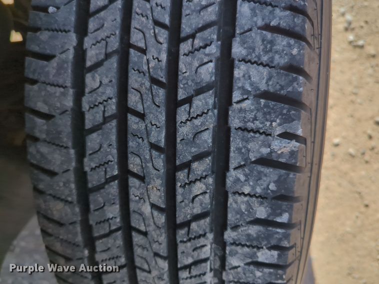 image for item ER4517 2015 Ford F350 Super Duty utility bed pickup truck