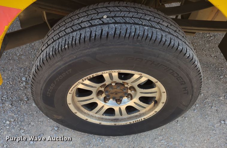 image for item ER4517 2015 Ford F350 Super Duty utility bed pickup truck