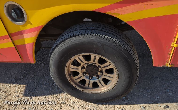 image for item ER4517 2015 Ford F350 Super Duty utility bed pickup truck