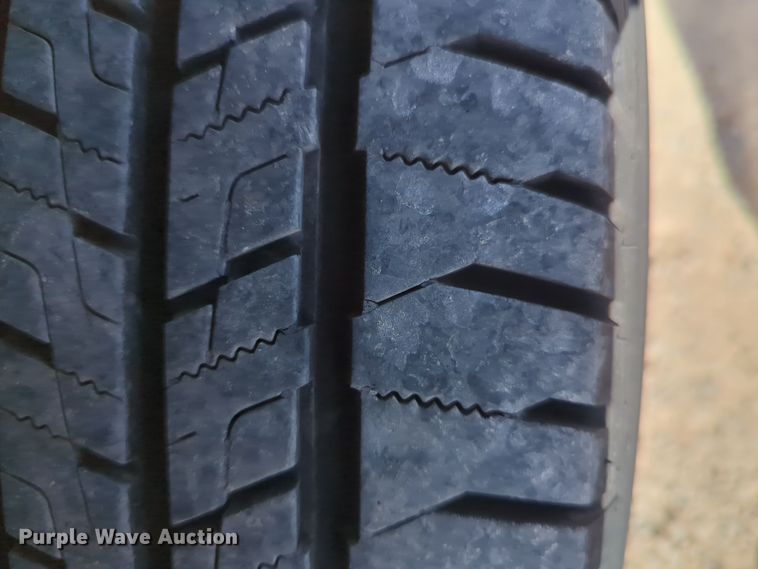 image for item ER4517 2015 Ford F350 Super Duty utility bed pickup truck