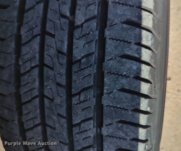 image for item ER4517 2015 Ford F350 Super Duty utility bed pickup truck