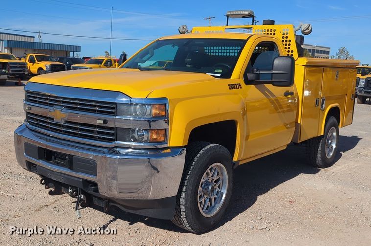 image for item ER4518 2016 Chevrolet Silverado 3500HD utility bed pickup truck