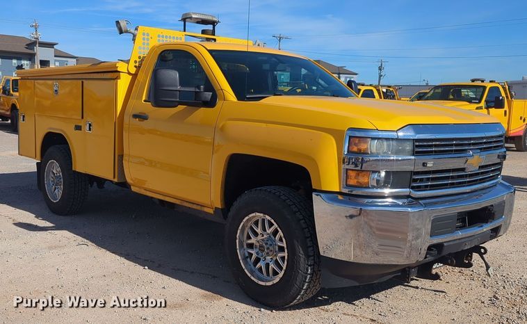 image for item ER4518 2016 Chevrolet Silverado 3500HD utility bed pickup truck