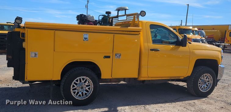 image for item ER4518 2016 Chevrolet Silverado 3500HD utility bed pickup truck