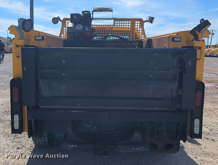 image for item ER4518 2016 Chevrolet Silverado 3500HD utility bed pickup truck