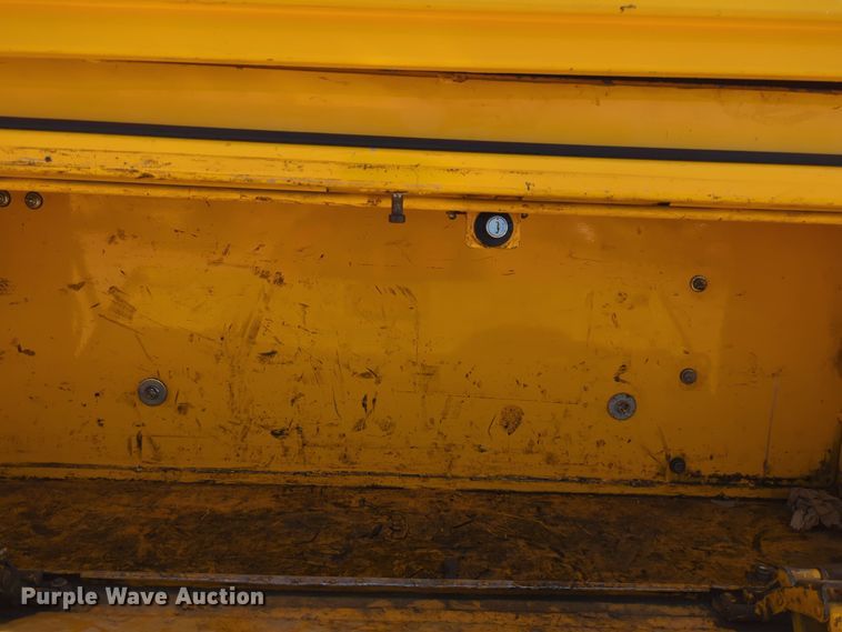 image for item ER4518 2016 Chevrolet Silverado 3500HD utility bed pickup truck