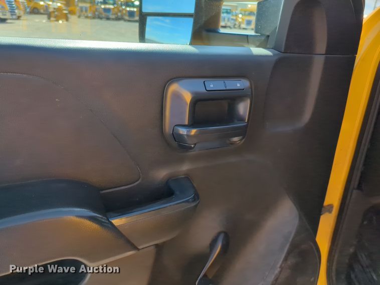 image for item ER4518 2016 Chevrolet Silverado 3500HD utility bed pickup truck