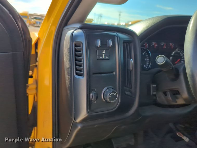image for item ER4518 2016 Chevrolet Silverado 3500HD utility bed pickup truck